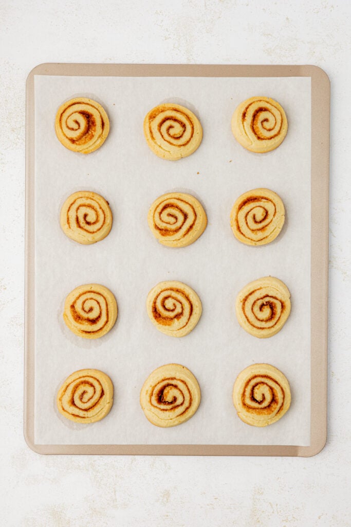 baked cinnamon roll cookies